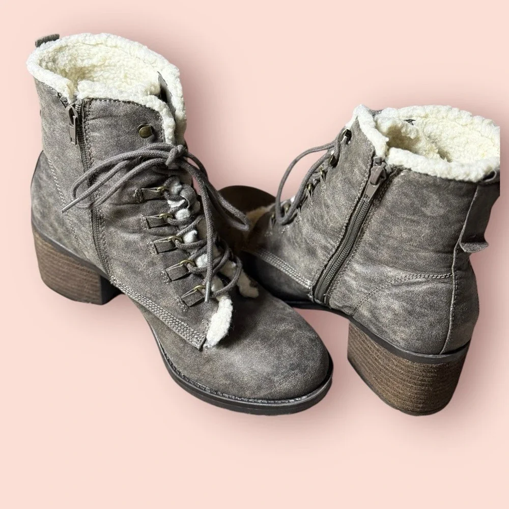 MIA Gray Faux Fur‎ Lace-Up Ankle Boots Womens 8.5 Block Heel Winter Cozy Warm